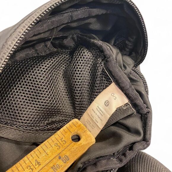 Lululemon Wunderlust Belt Bag Black Fanny Pack - Picture 6 of 7